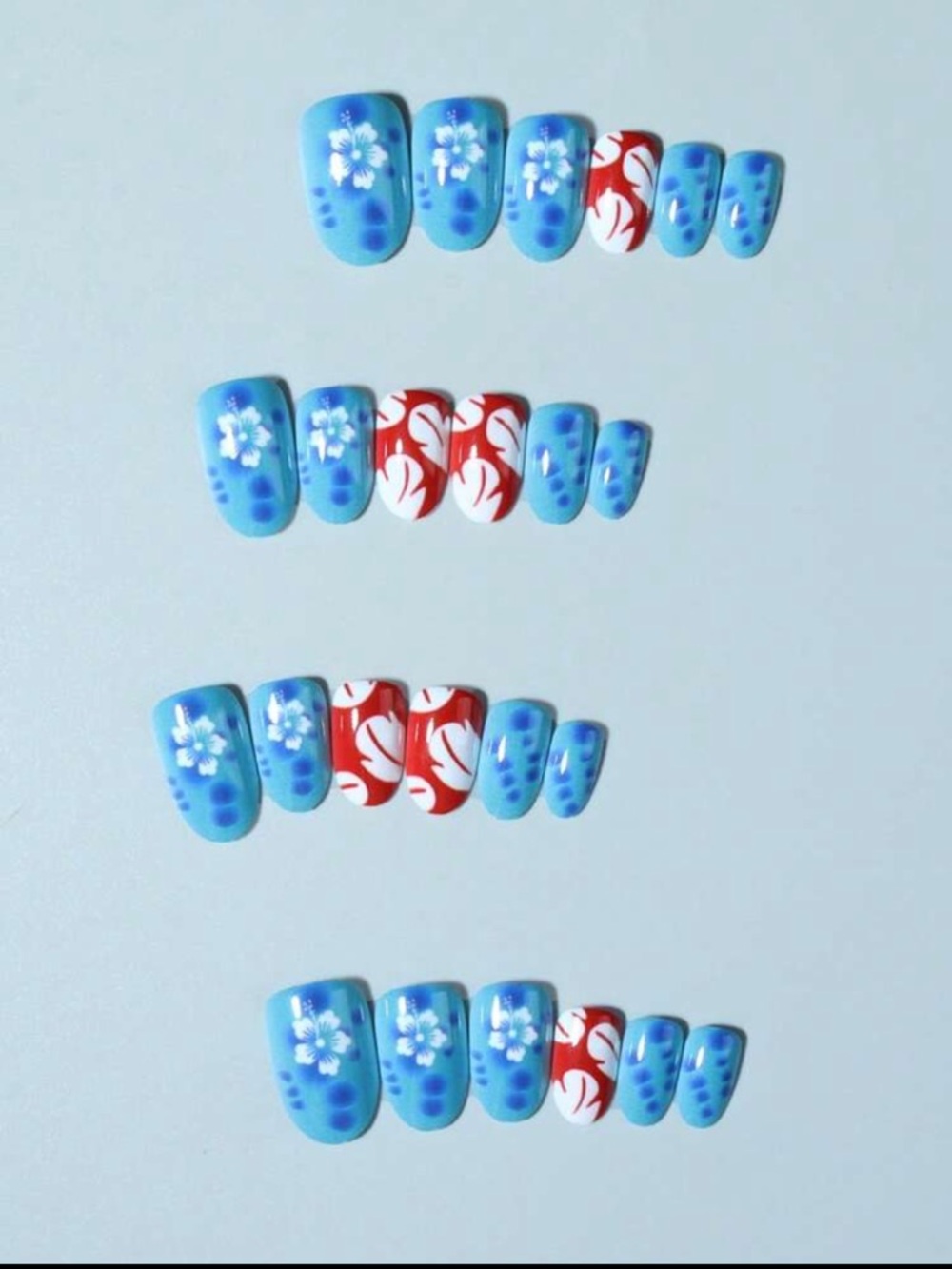 24pcs Press On Set from the Nail Bar 💅 - Picture 3 of 4